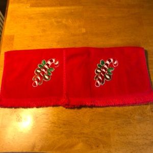 Vintage candy cane fingertip towels set of 2